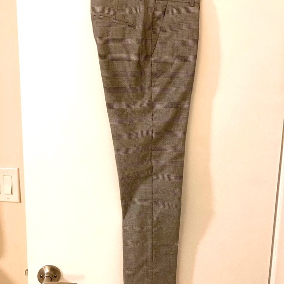 H&M Pants - H&M Glen Plaid tailored straight leg slacks. Black & white classic styling